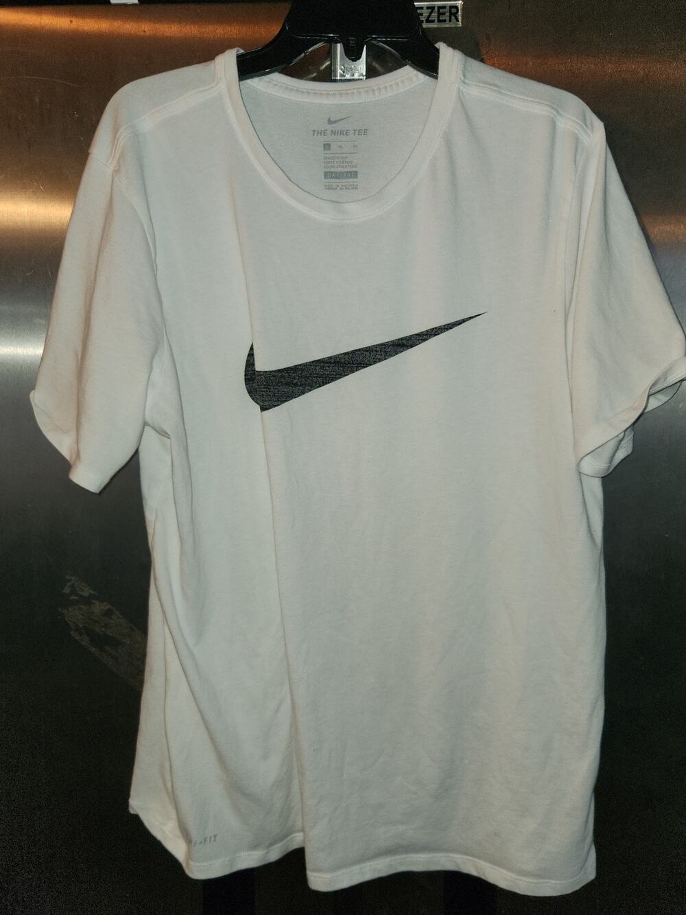Nike The Nike Tee Athletic Cut Dri-FIT Mens XL White Swoosh Logo T-Shirt